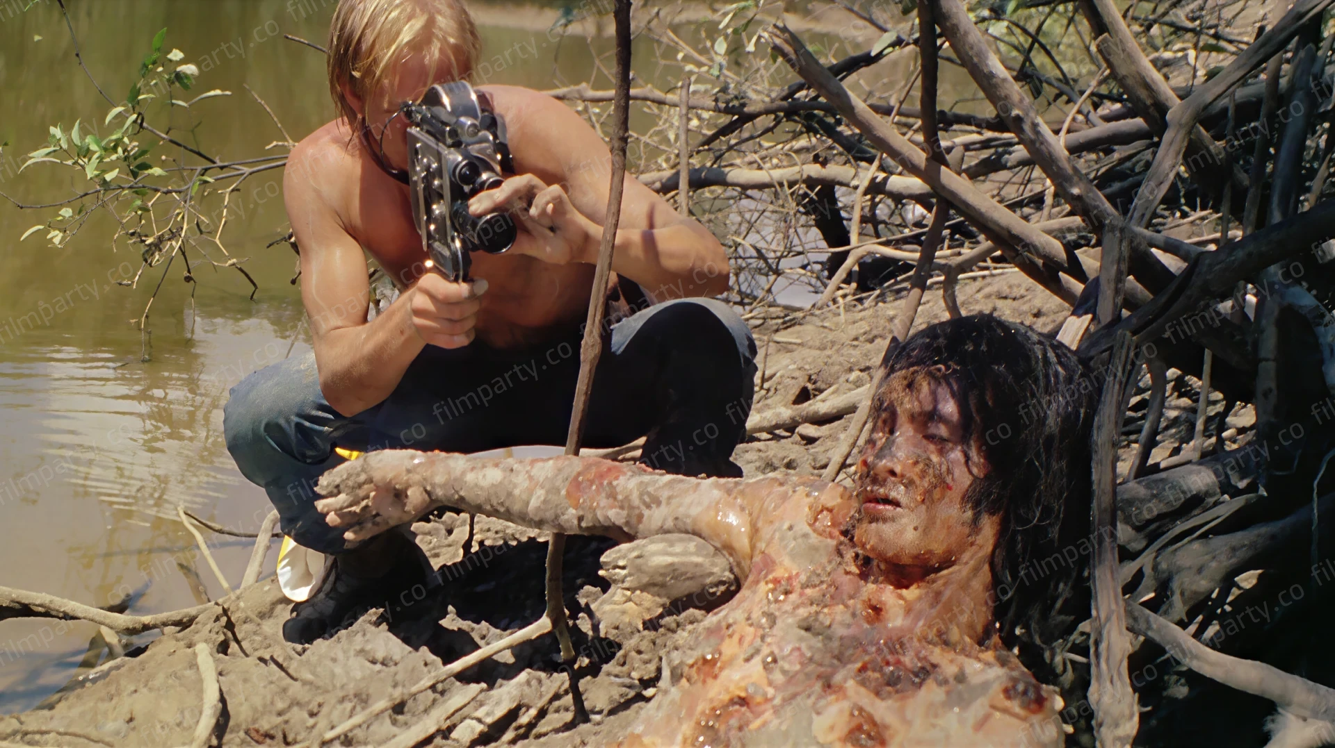 پوستر فیلم کانیبال هولوکاست (Cannibal Holocaust 1980) - تماشای آنلاین و دانلود از فیلم پارتی