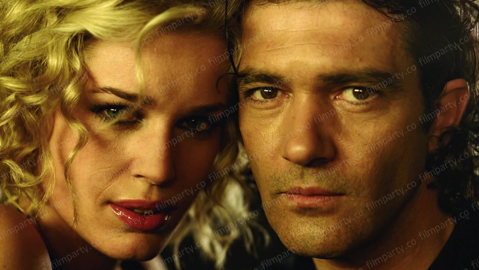 پوستر فیلم زن مرگبار (Femme Fatale 2002) - تماشای آنلاین و دانلود از فیلم پارتی