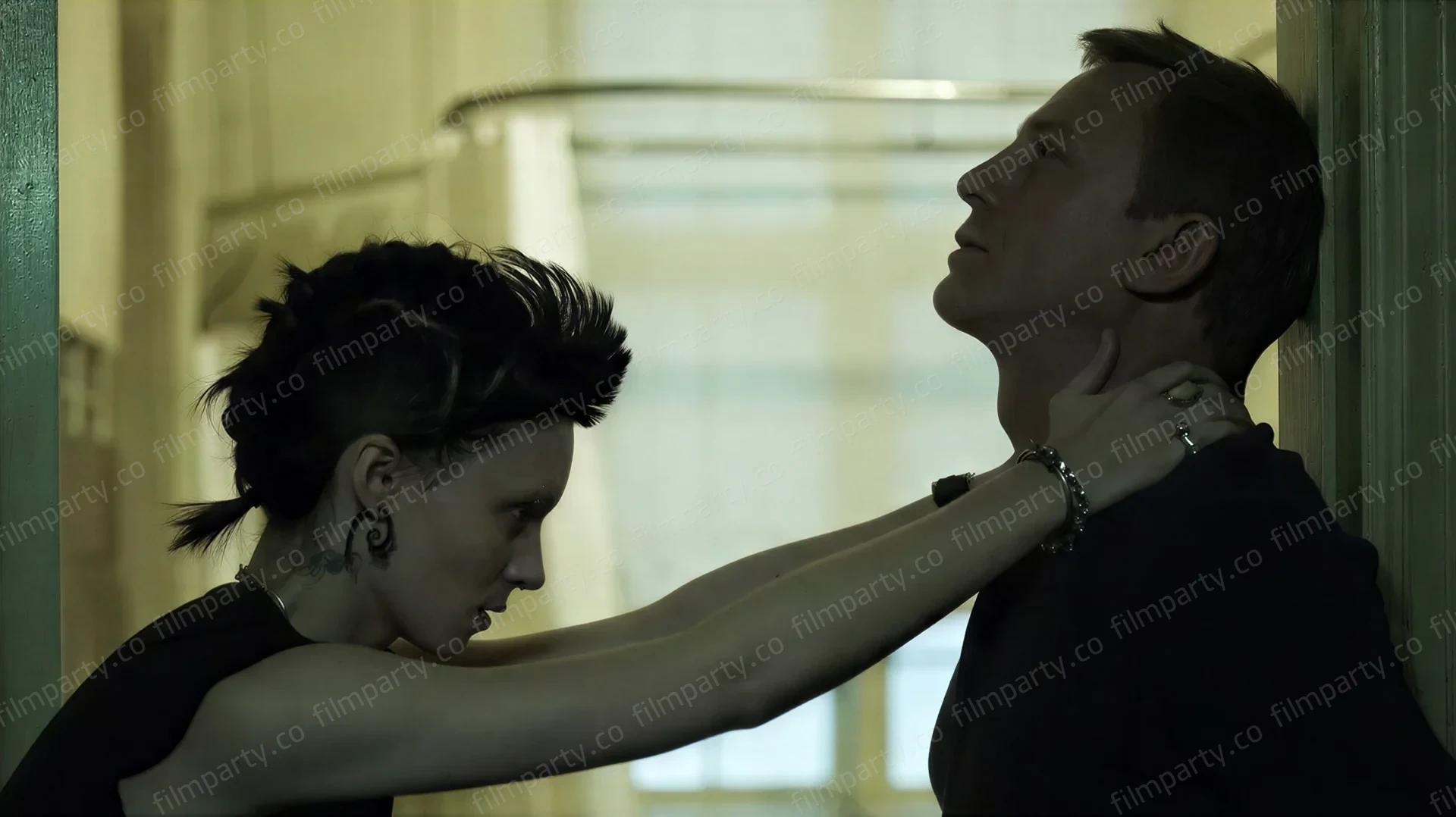 پوستر فیلم دختری با خالکوبی اژدها (The Girl with the Dragon Tattoo 2011) - تماشای آنلاین و دانلود از فیلم پارتی