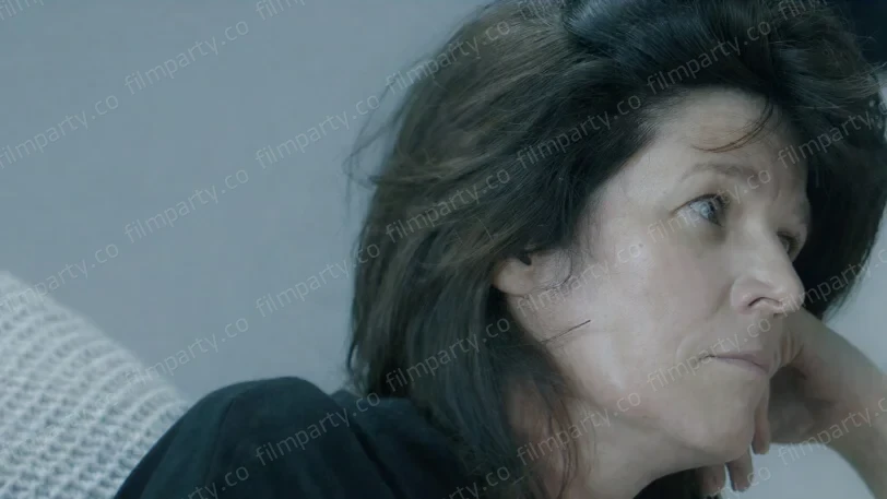 پوستر فیلم لمسم نکن (Touch Me Not 2018) - تماشای آنلاین و دانلود از فیلم پارتی