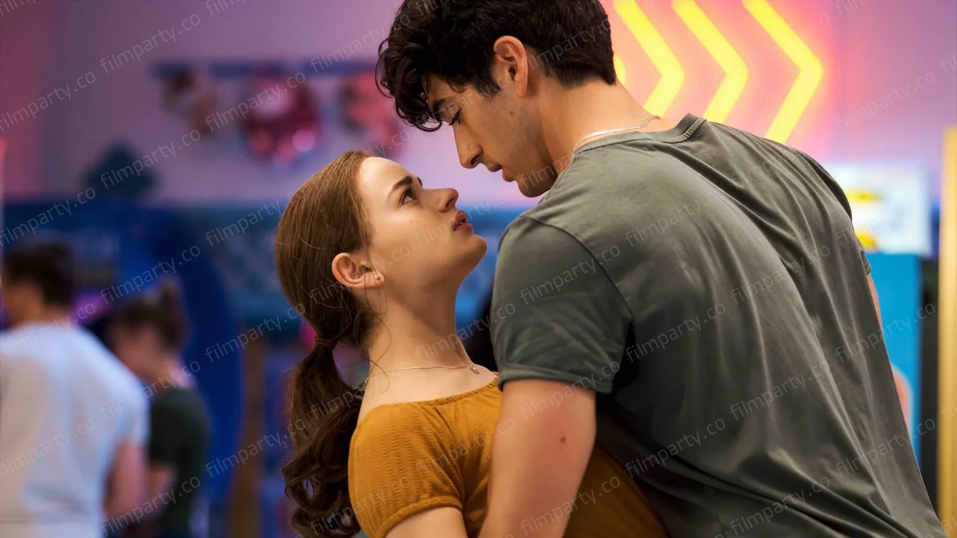 پوستر فیلم غرفهٔ بوسه ۲ (The Kissing Booth 2 2020) - تماشای آنلاین و دانلود از فیلم پارتی