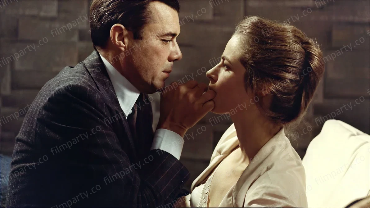پوستر فیلم دربان شب (The Night Porter 1974) - تماشای آنلاین و دانلود از فیلم پارتی